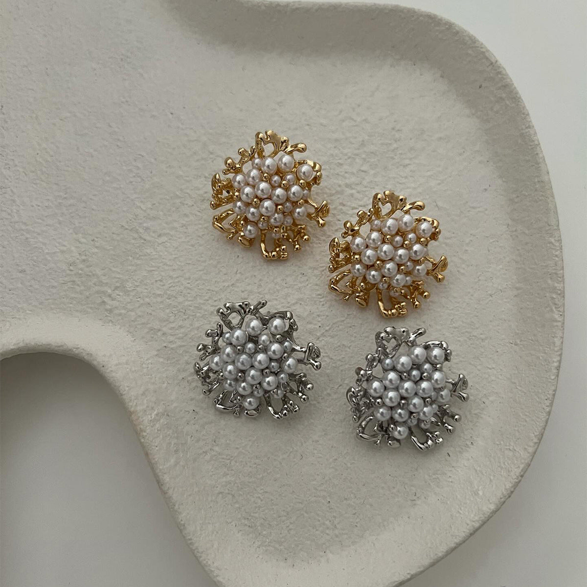 Wholesale Vintage Gold Pearl Flower Earrings