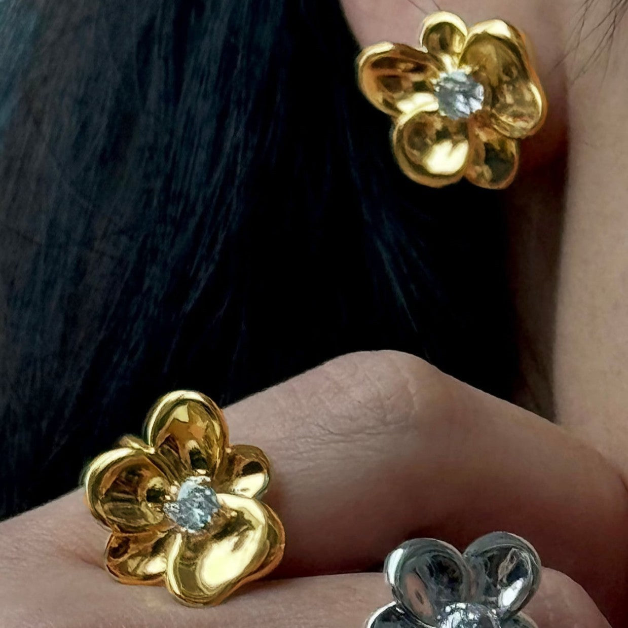 Wholesale  18K gold flower zircon earrings retro light luxury temperament earrings