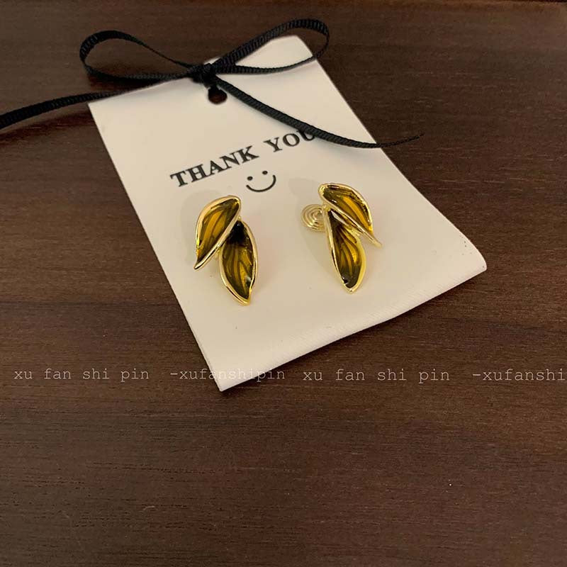 Wholesale  leaf metal stud earrings