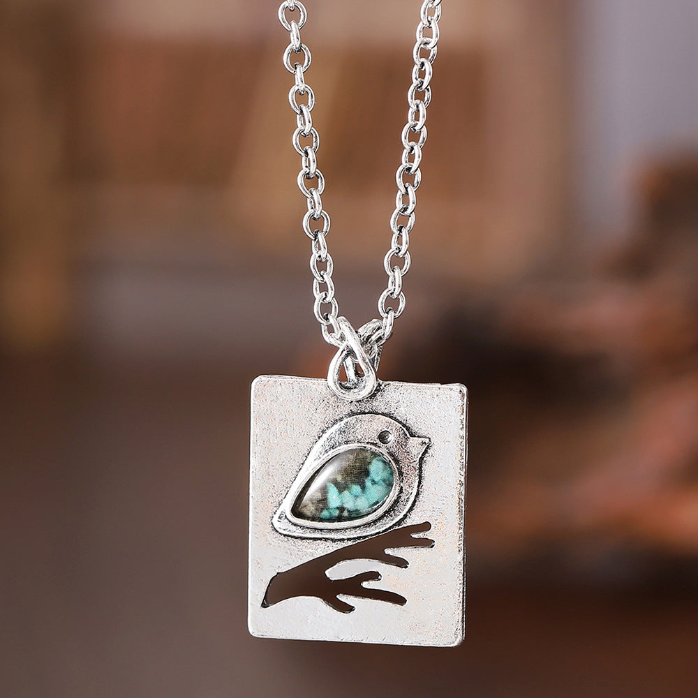 Wholesale Retro Bird Blue Zircon Pendant Necklace Zinc Alloy Electroplated Fashion Accessory
