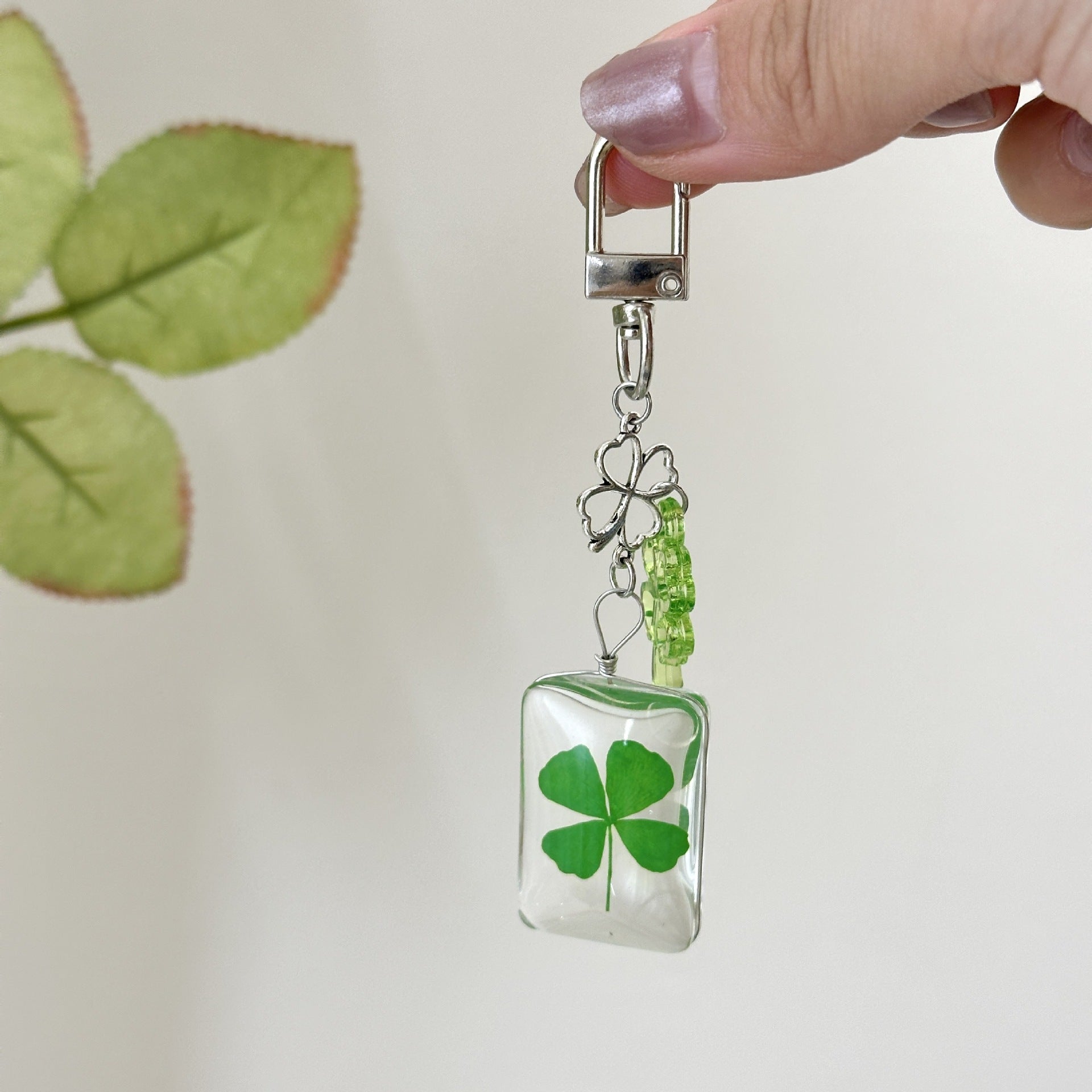 Wholesale  Lucky Grass Bag Pendant Creative Keychain