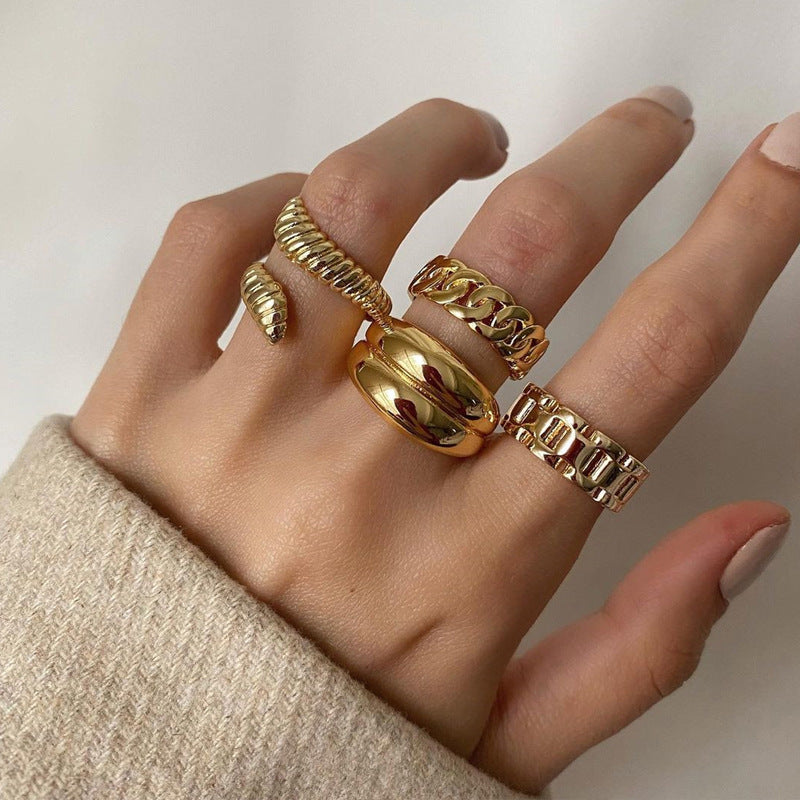 Wholesale Personality Snake Ring Vintage Electroplated  Gold Snake Joint Finger Ring
