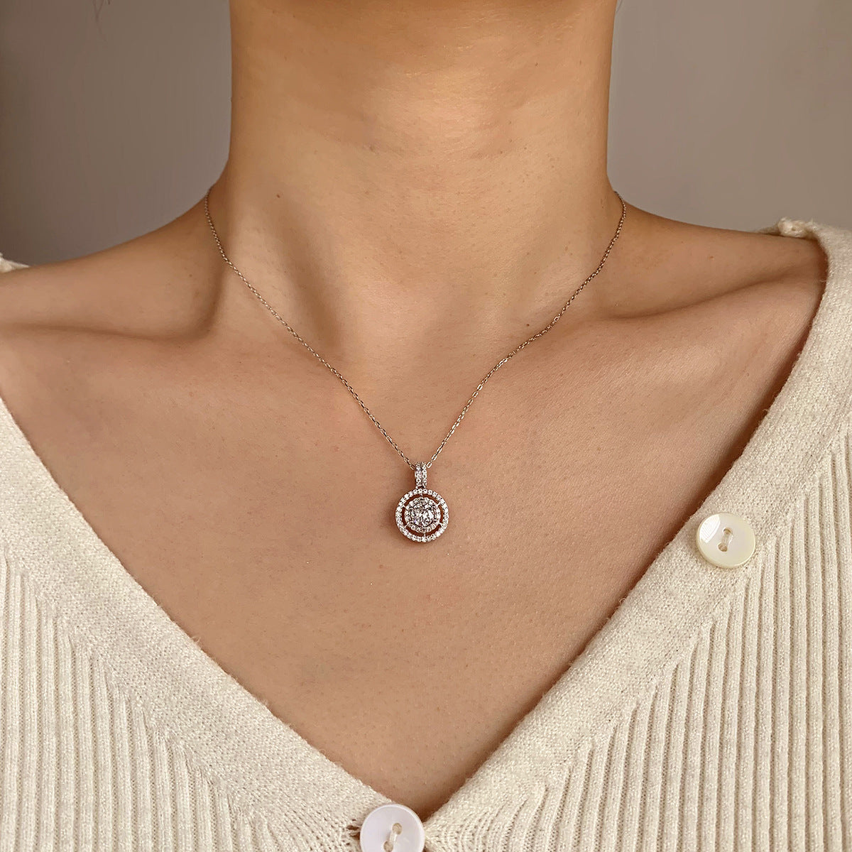 Wholesale  round hollow pendant necklace  S925 sterling silver clavicle chain