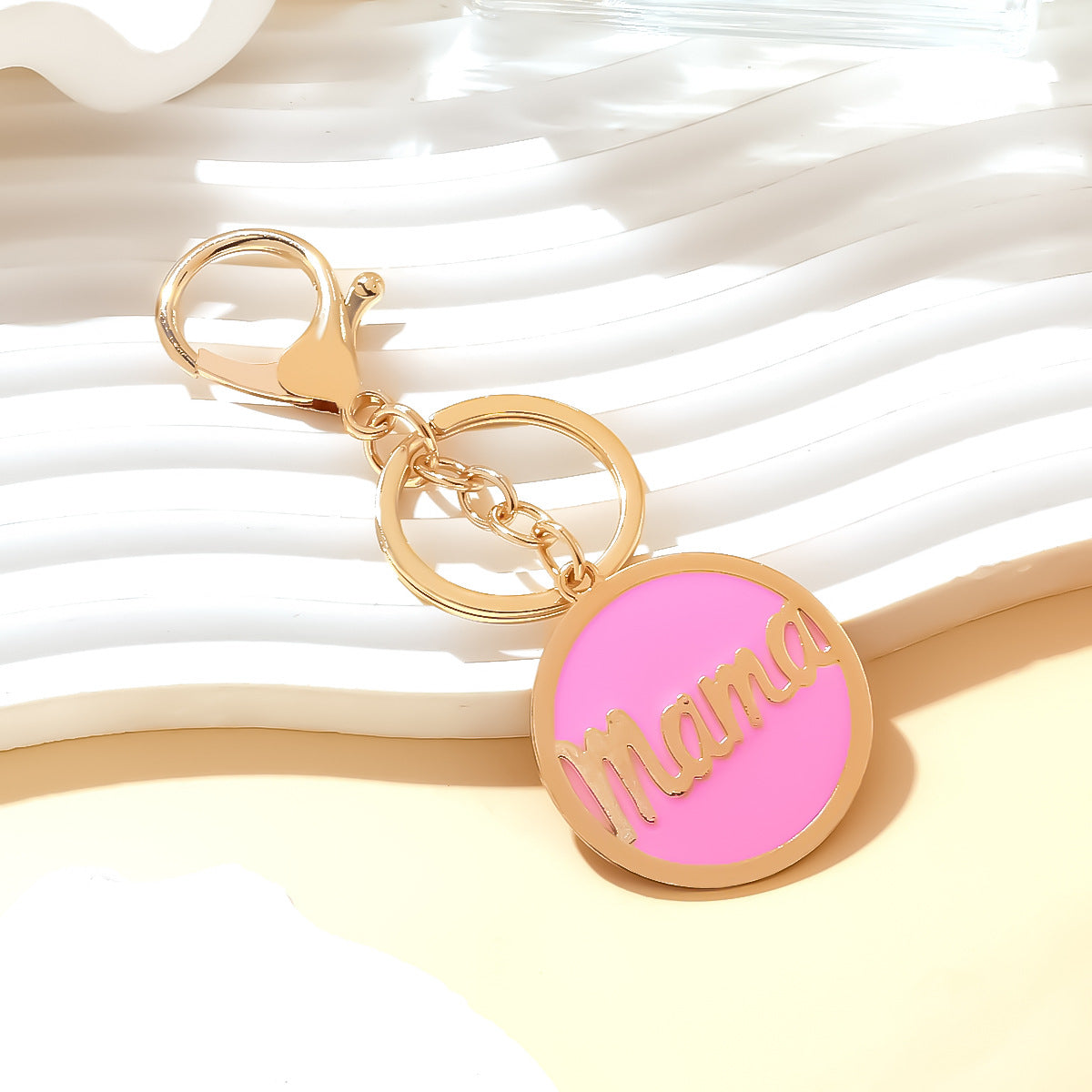 Wholesale  Long Oil Dropping Letter Mama Pendant Keychain Cute Enamel Mother' s Day Hanging Pendant