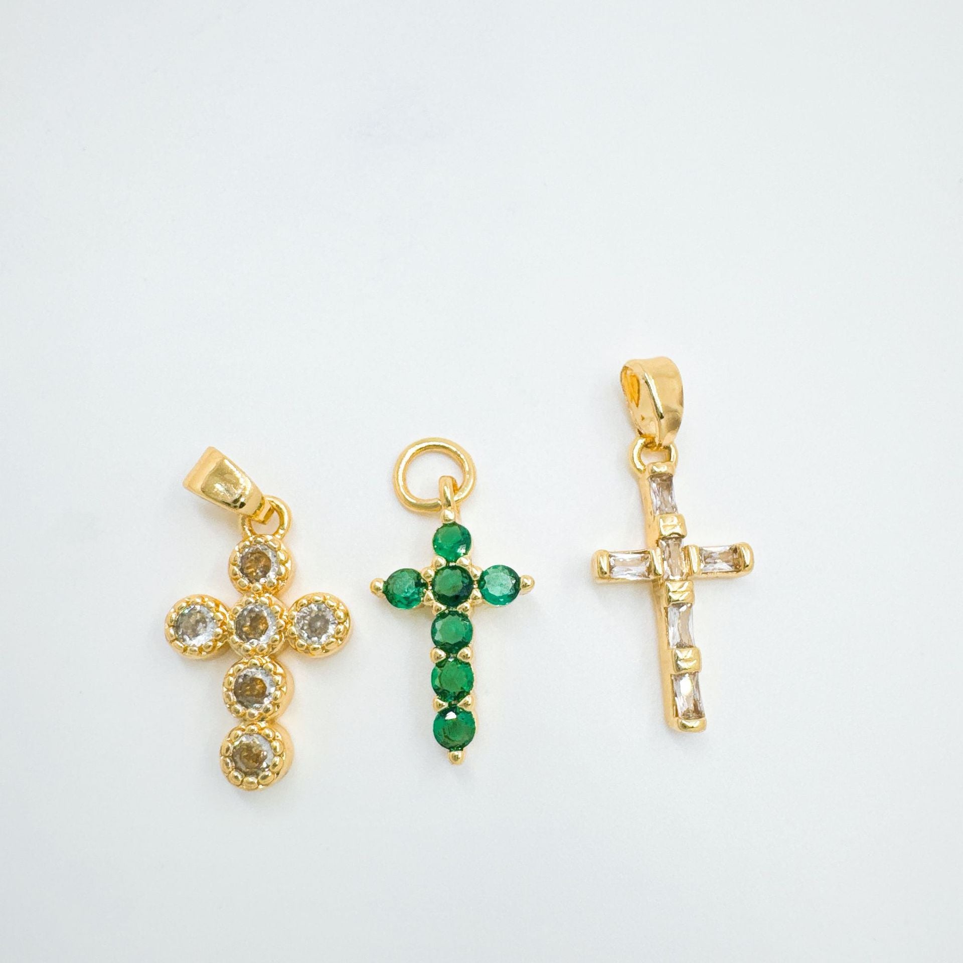 Wholesale Trendy Gold-Plated Micro-Inlaid Zircon Cross Pendant Necklace,  Fashion Accessory for Resale