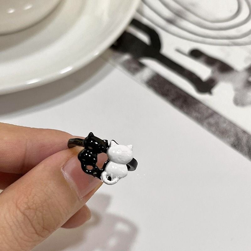 Wholesale Funny Black and White Cat Ring