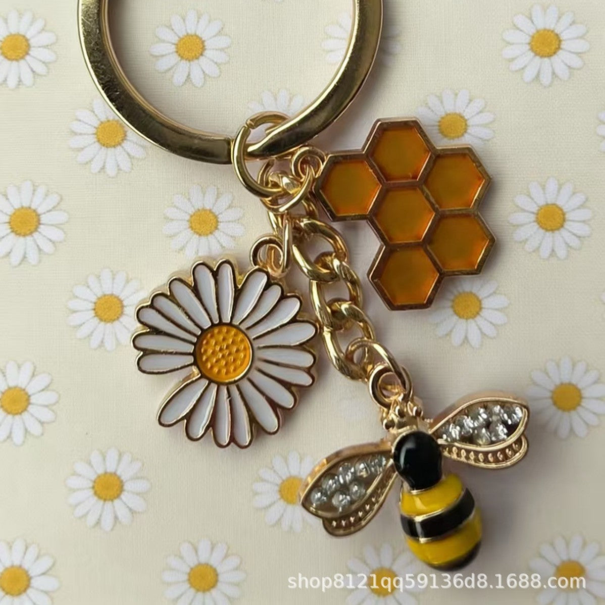 Wholesale Alloy Drop Oil Keychain  Bee Hive Design Cute Bag Charm for Girls Boutique Resale