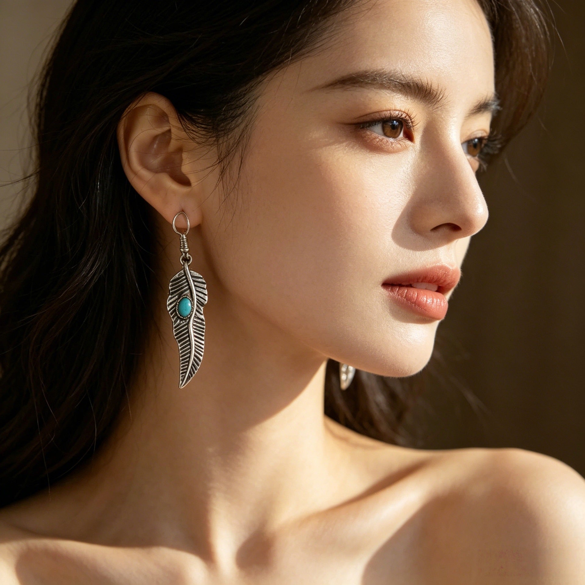 Wholesale Bohemian Retro Feather Earrings with Turquoise Inlays Fashion Accessory for Everyday Gift
