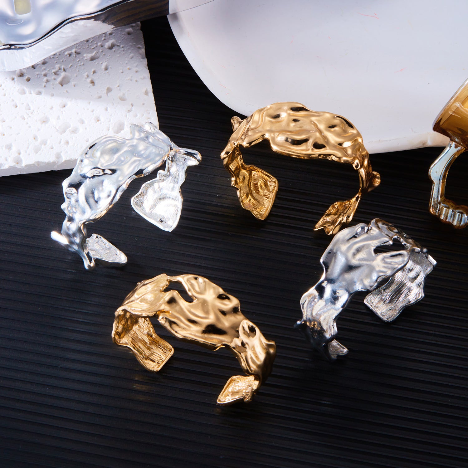 Wholesale Irregular pleated metal patchwork necklace