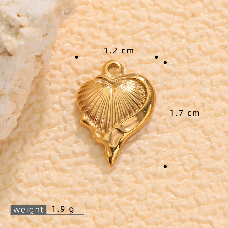 Wholesale heart-shaped pendant