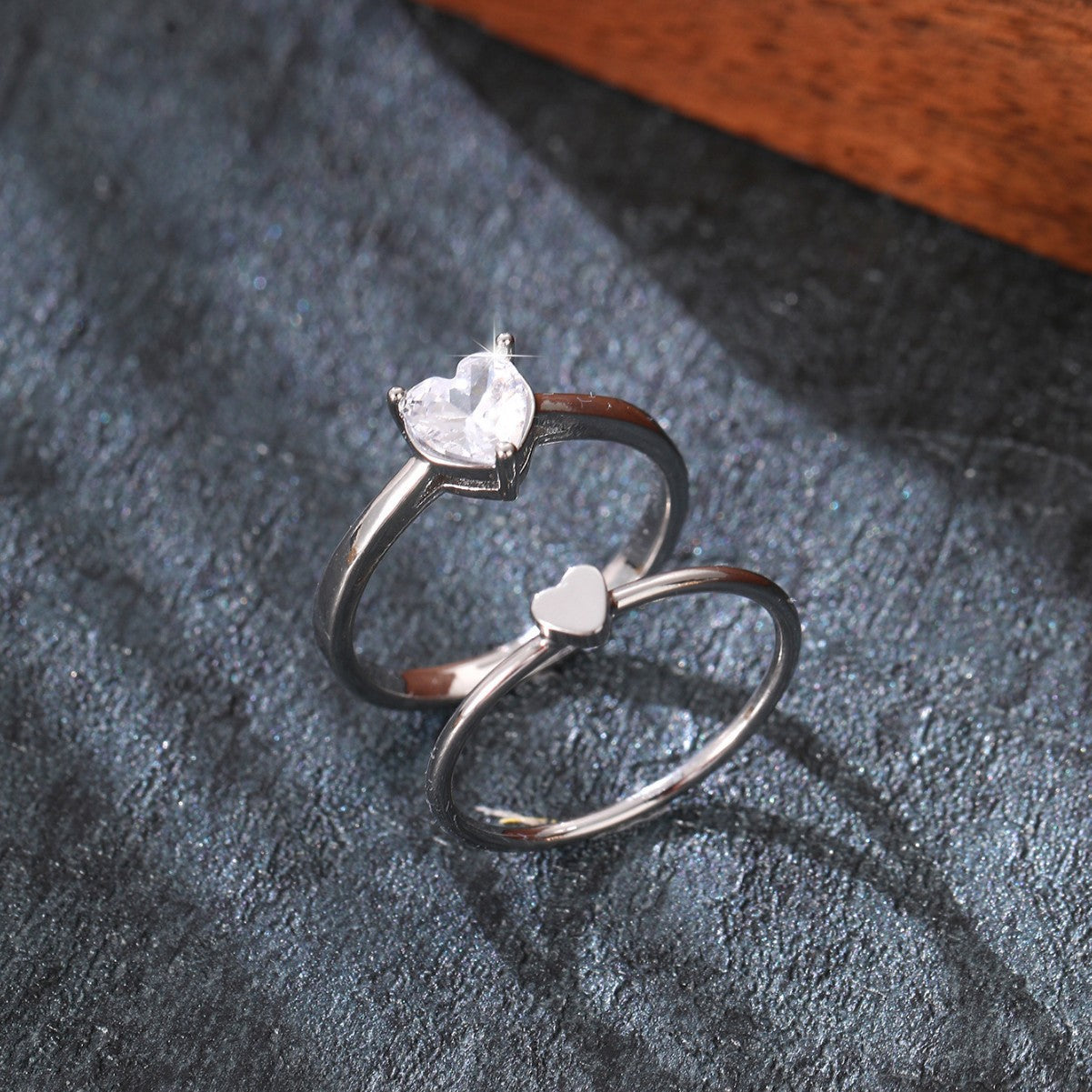 Wholesale  heart-shaped inlaid with shiny white zircon  ring