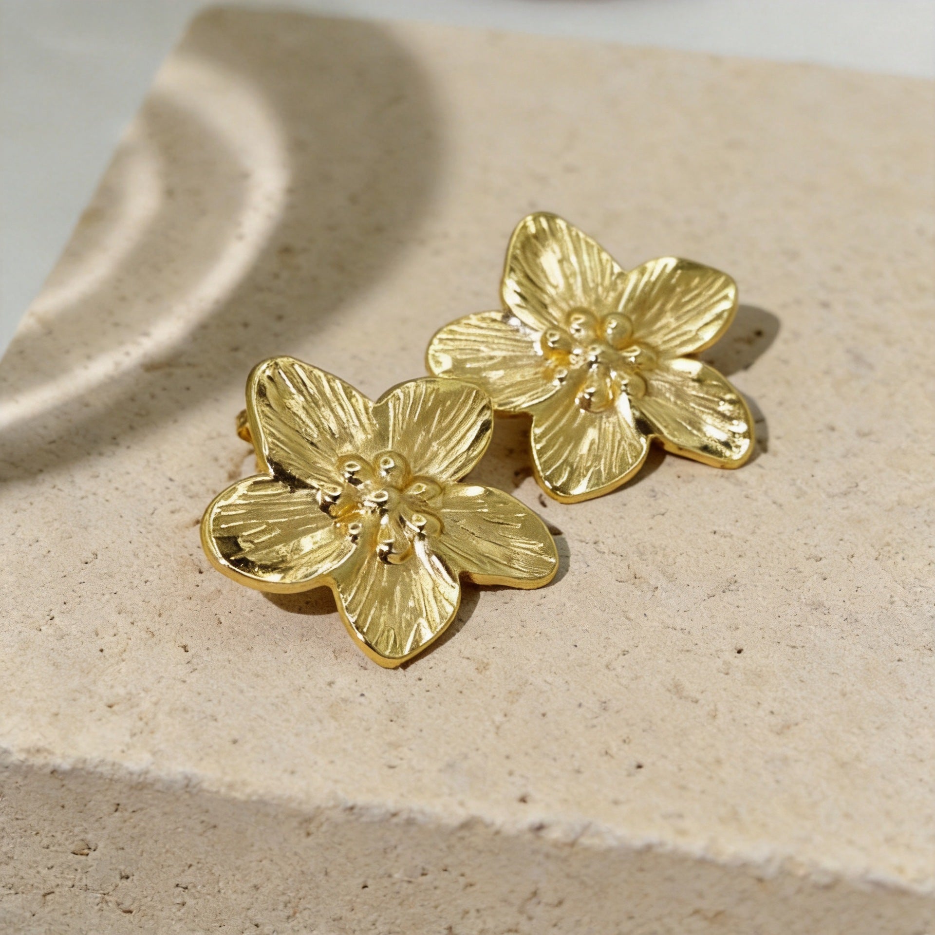 Wholesale Stainless Steel Gold Leaf Hollow Earrings for Women,  Stylish Party and Everyday Jewelry Accessory