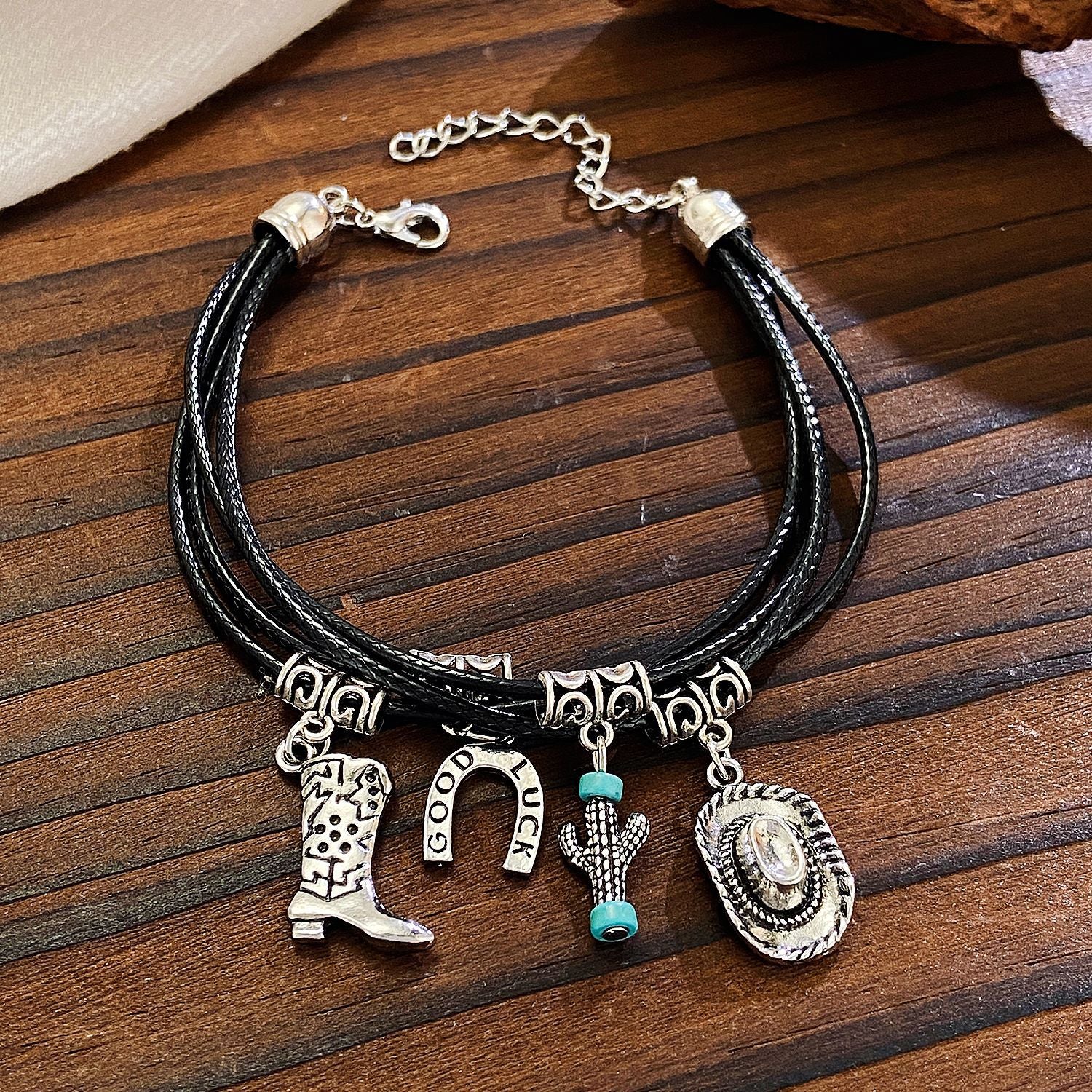 Wholesale Western Style Cowboy Multi-Layer Necklace Retro Boots Horseshoe Versatile Necklace ACC-NE-meih001