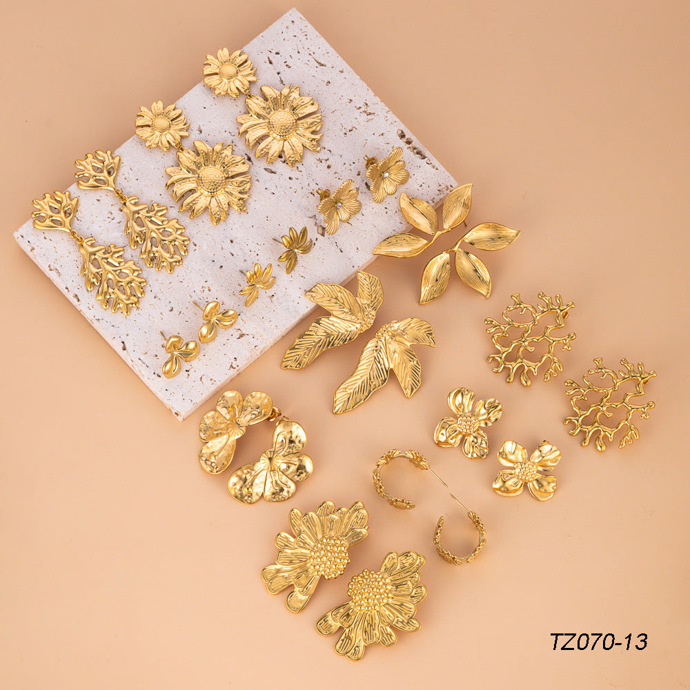 Wholesale retro  titanium steel fashion ladies flower earrings