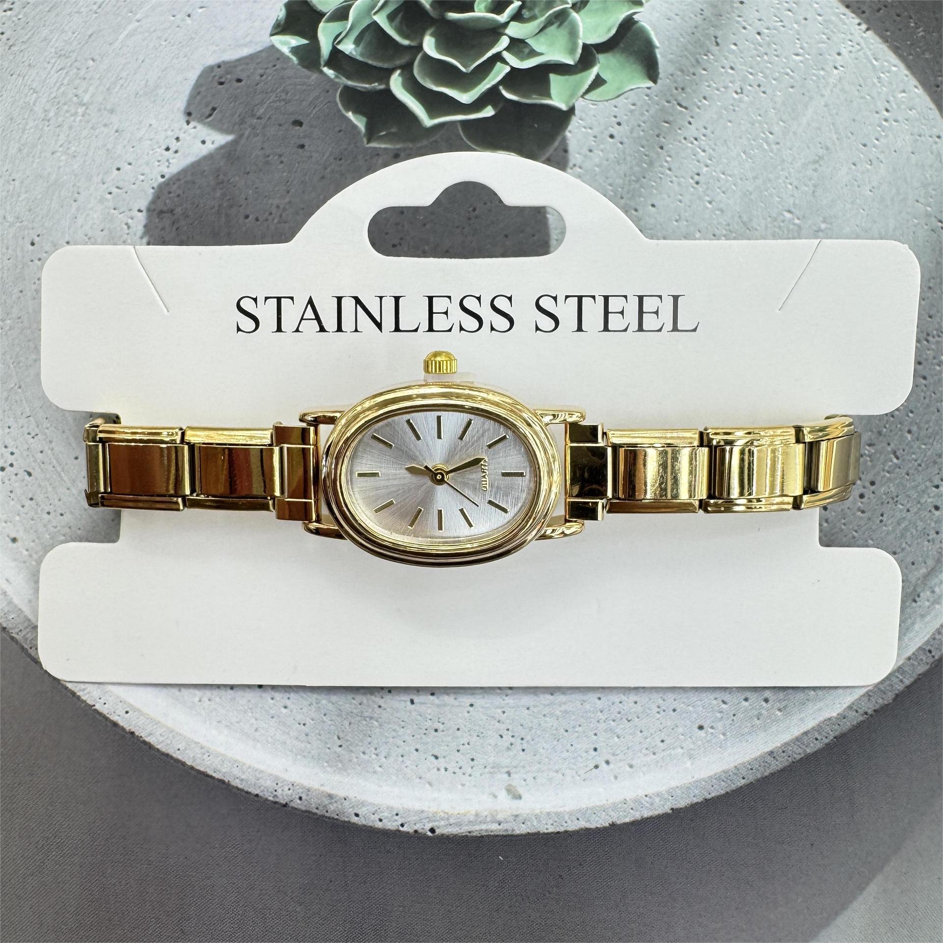 Wholesale Women' s Casual  Stylish Quartz Watch with Printed Cherry  Strawberry Design — DIY Modular Strap