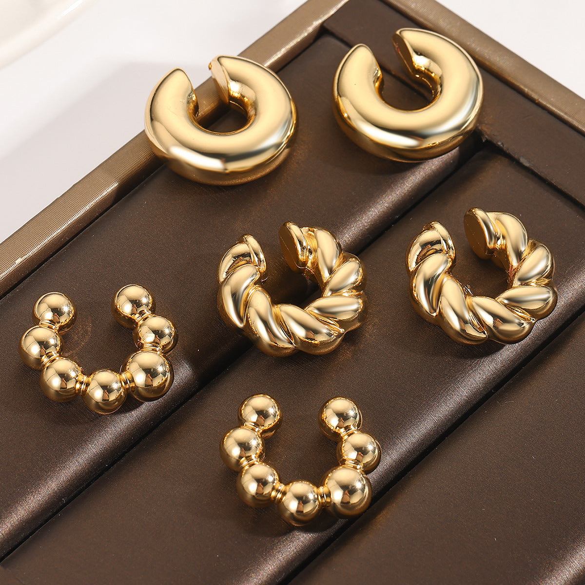 Wholesale  Exaggerated C- shaped Ear Clip  Acrylic Earrings