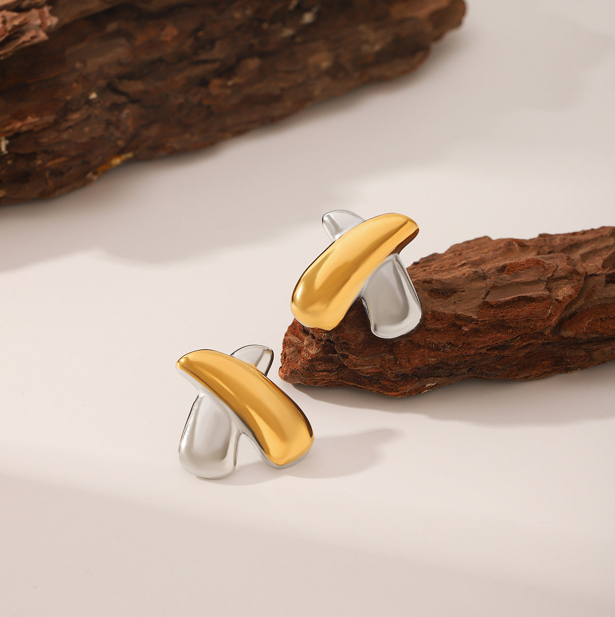 Wholesale Chubby Shape Stainless Steel Earrings Light Luxury  Earrings