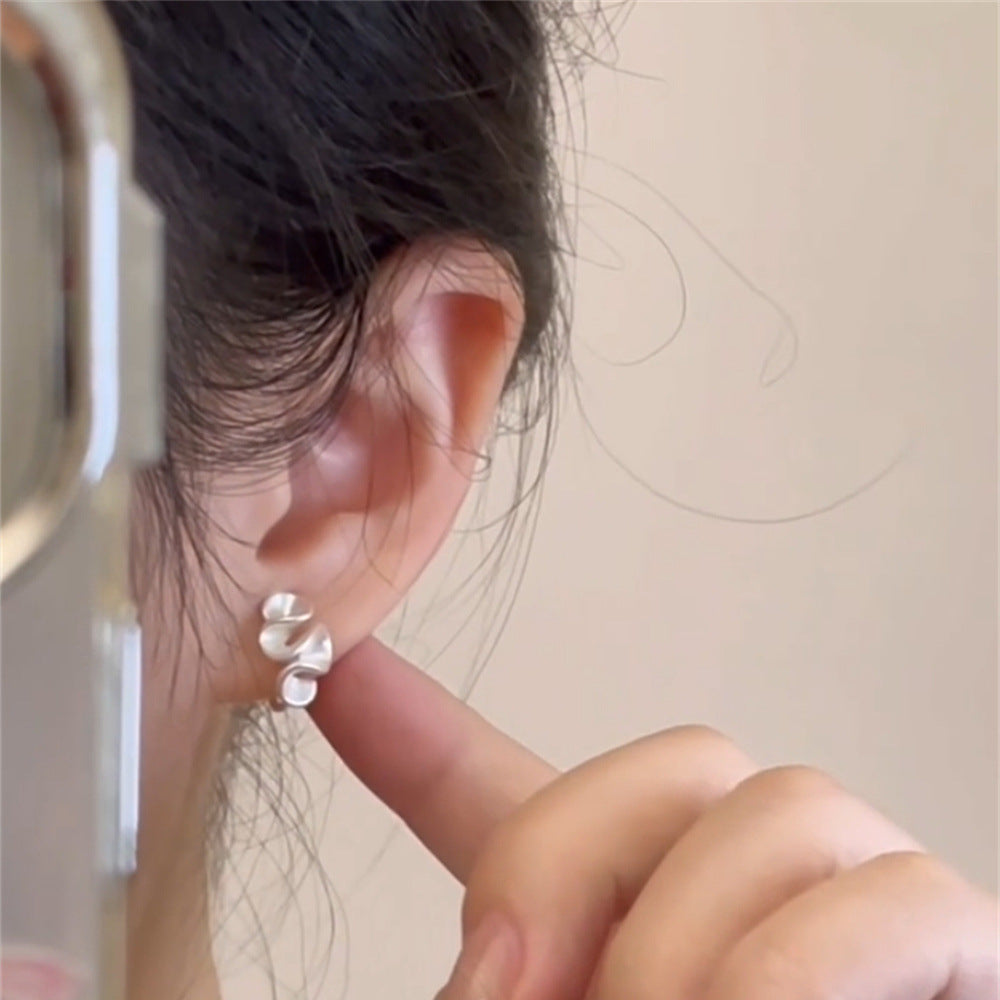 Wholesale Frosted Silver Copper Flower Geometric Ear Clips Fashion Accessory Gift