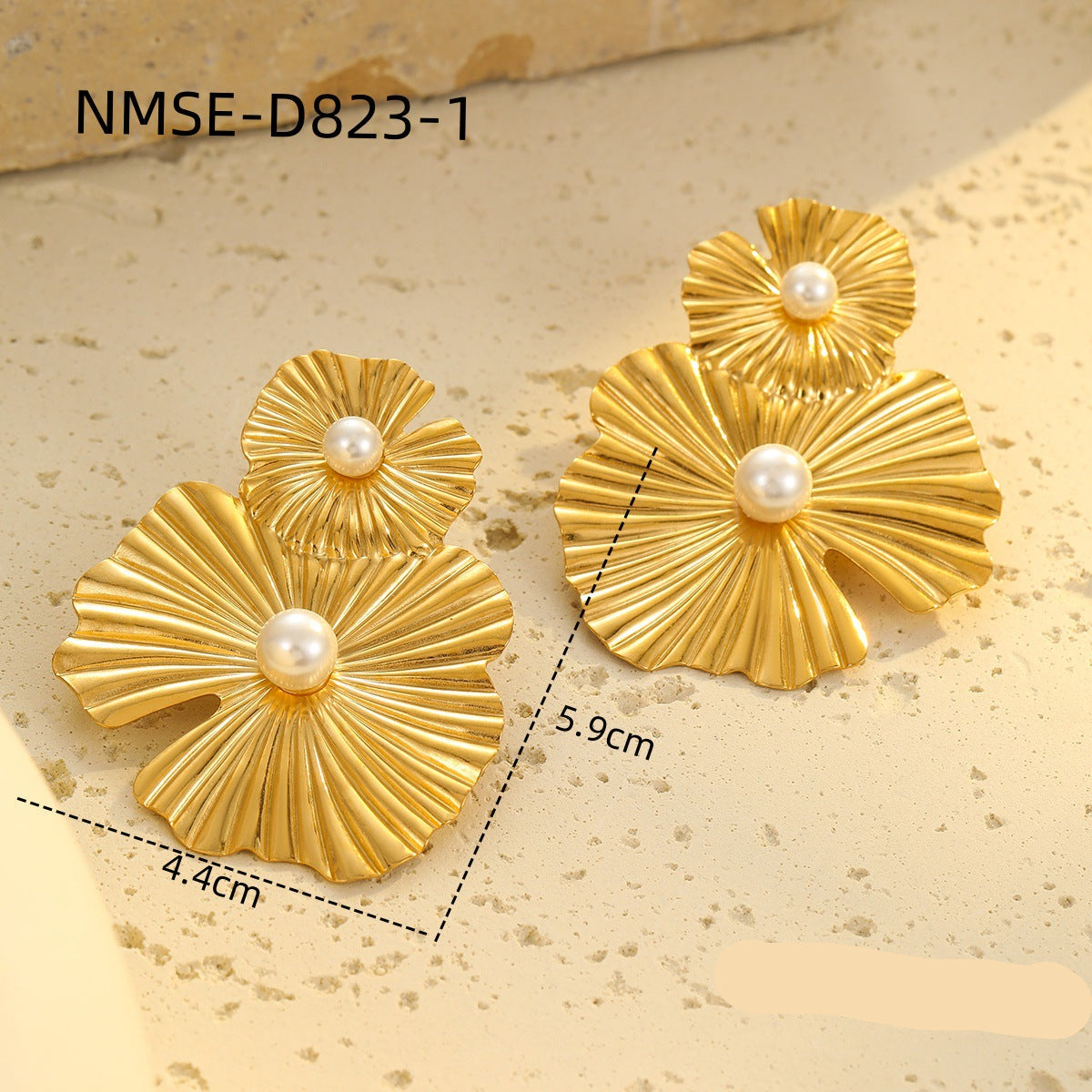 Wholesale  18k gold  petal pearl does not fade stainless steel earrings