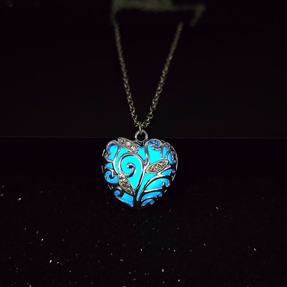 Wholesale Hollow Sea Heart Christmas Luminous Necklace