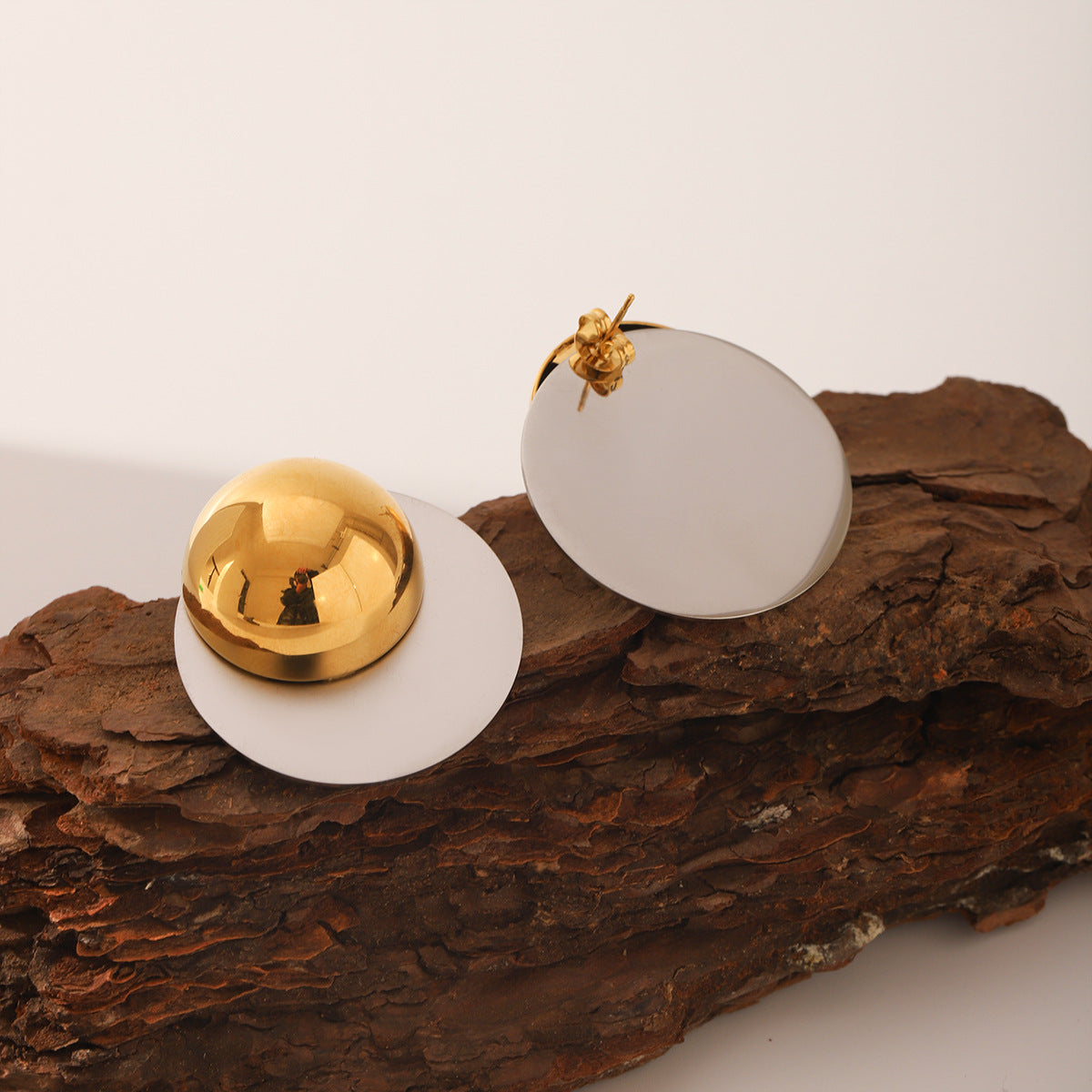 Wholesale Stainless Steel Semi-circular Stitching Round Earrings