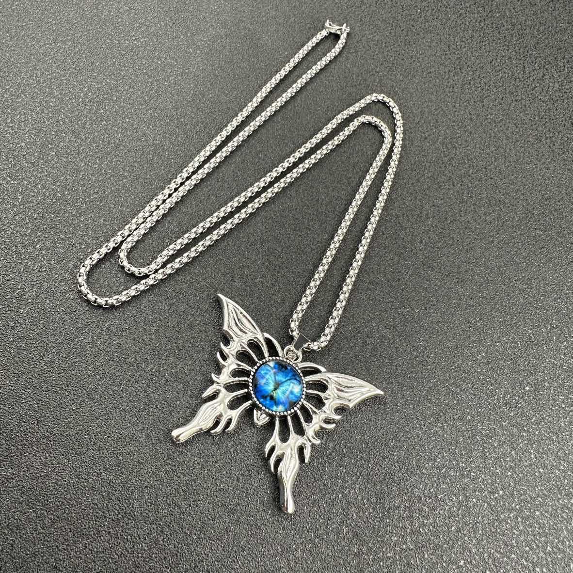 Wholesale Retro Devil' s Eye Butterfly Pendant Necklace for Men,  Zinc Alloy,  Boutique Resale