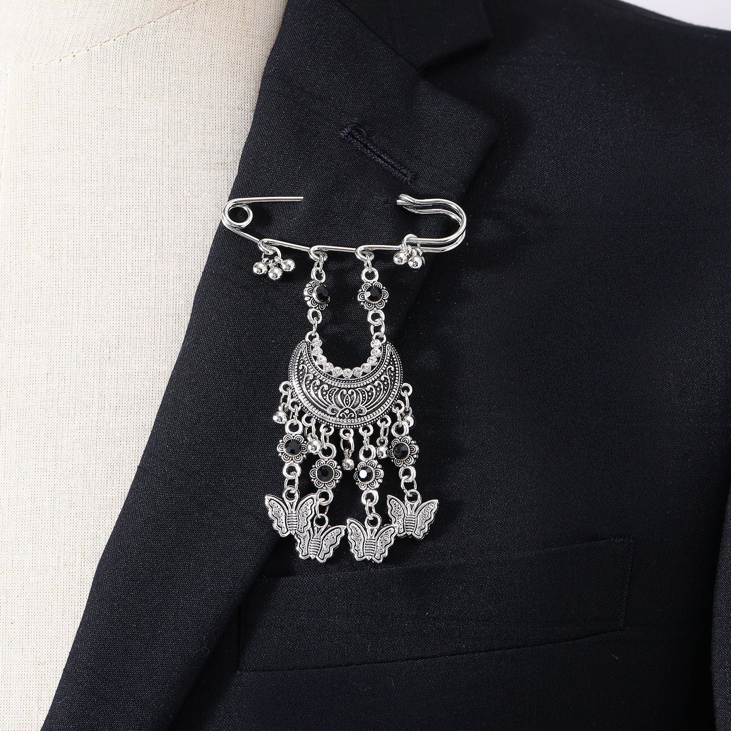 Wholesale Zinc Alloy Electroplated Ethnic Bohemian Butterfly Bell Tassel Brooch Pin for Women Party Stylish Accessory