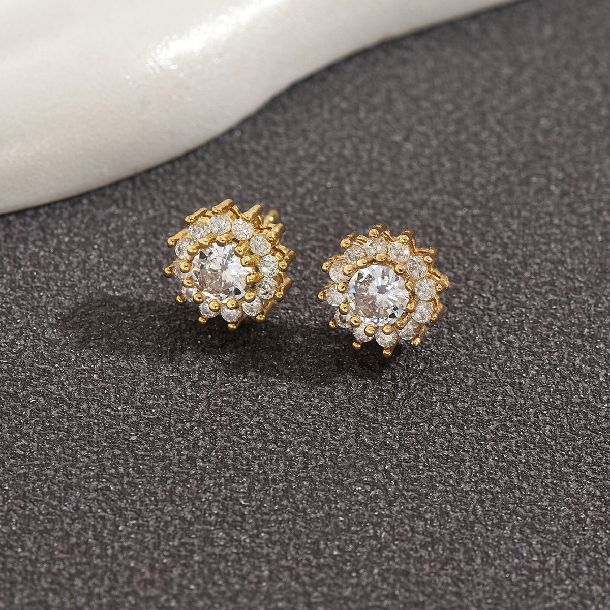 Wholesale Stainless steel gold-plated flower zircon earrings