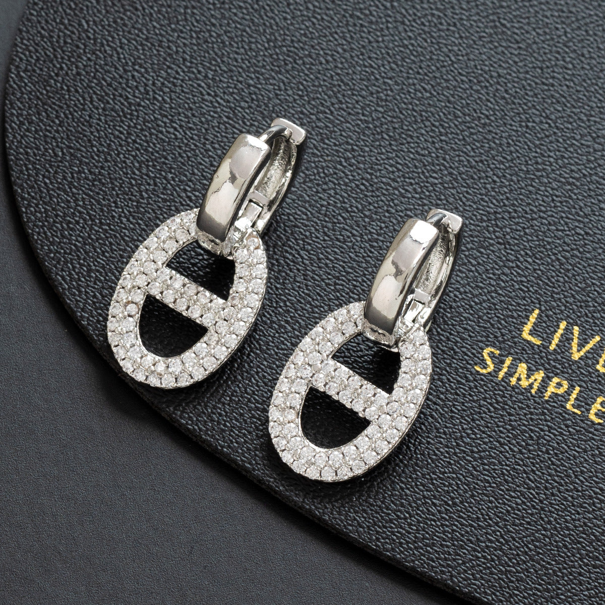 Wholesale Copper Zircon Vintage French Retro Pig Nose Earrings Chic Jewelry Accessory Gift Resale