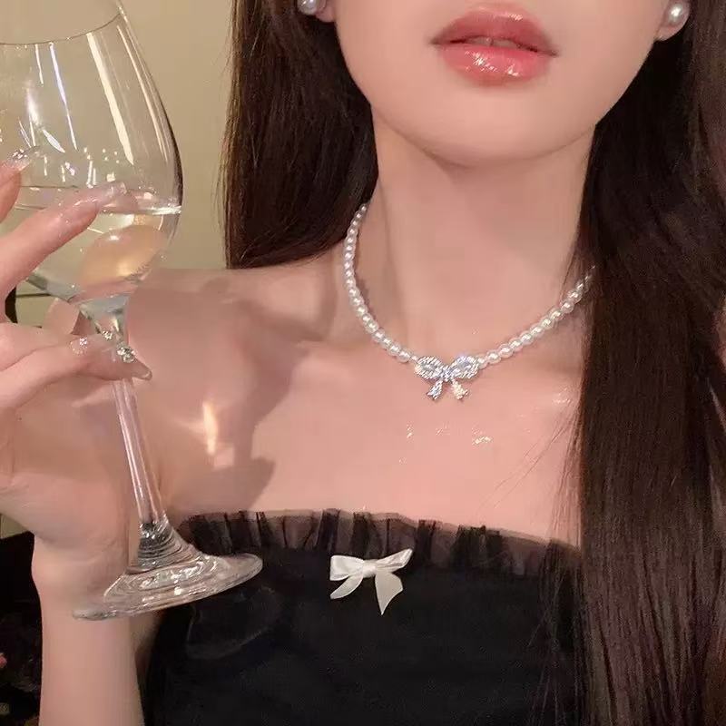 Wholesale French Style Glass Pearl Bowknot Necklace Trendy Handmade Collarbone Chain For Party Dress Jewelry Accessory