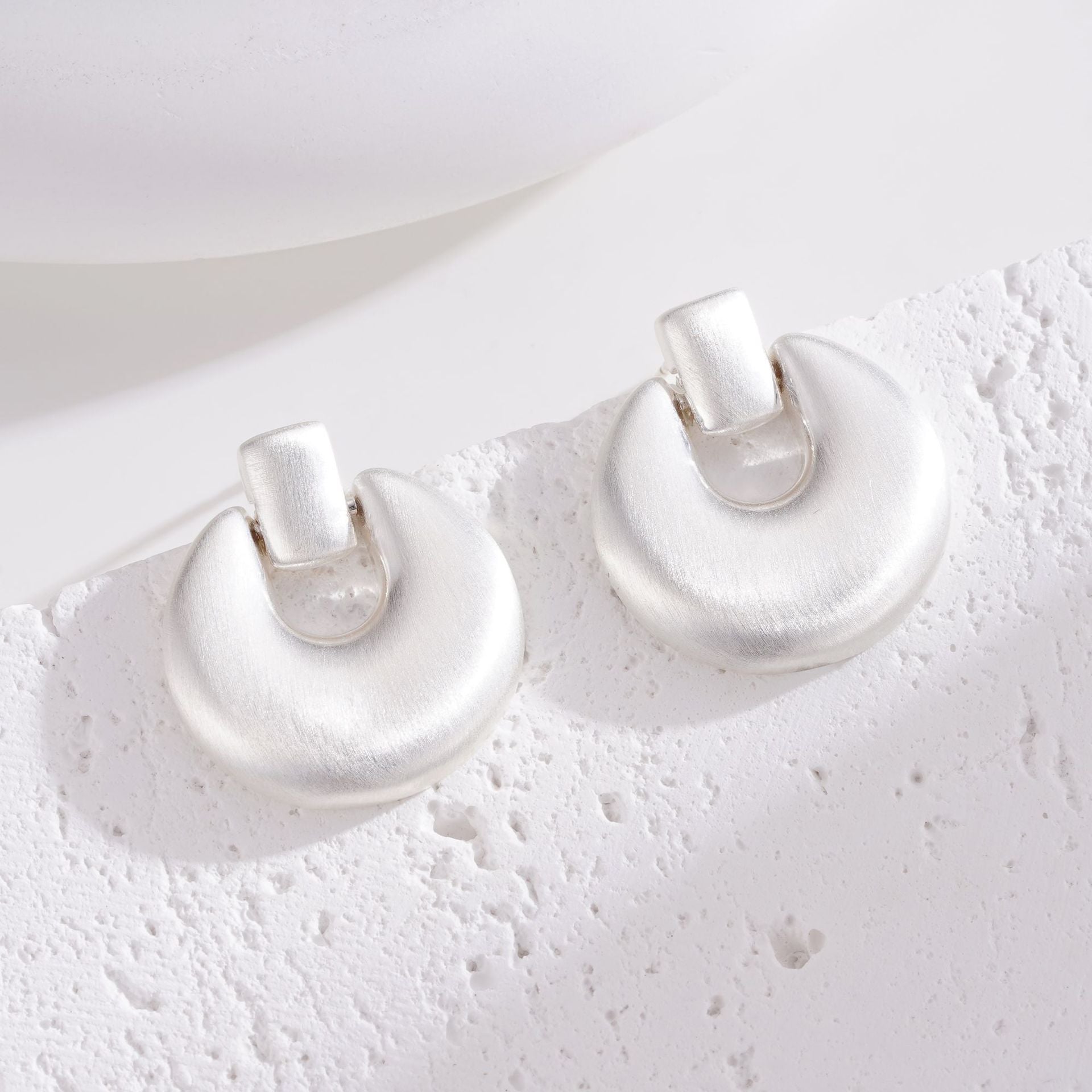 Wholesale Misty brushed delicate earrings