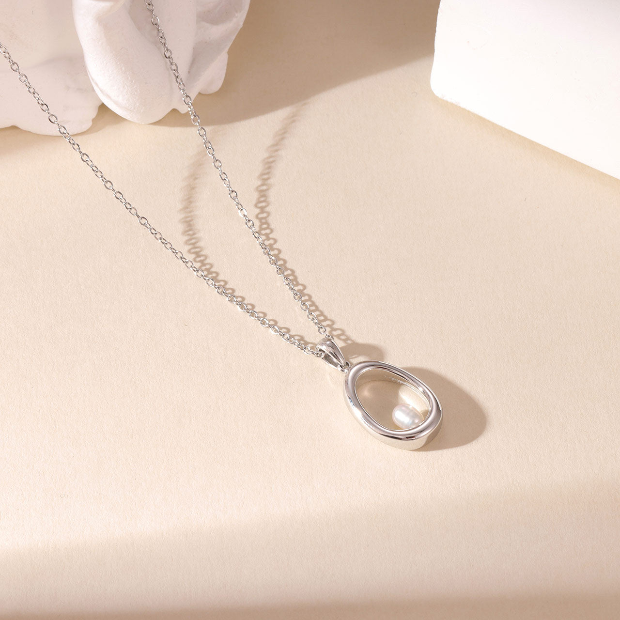 Wholesale U-Shaped Beaded Titanium Steel Clavicle Necklace