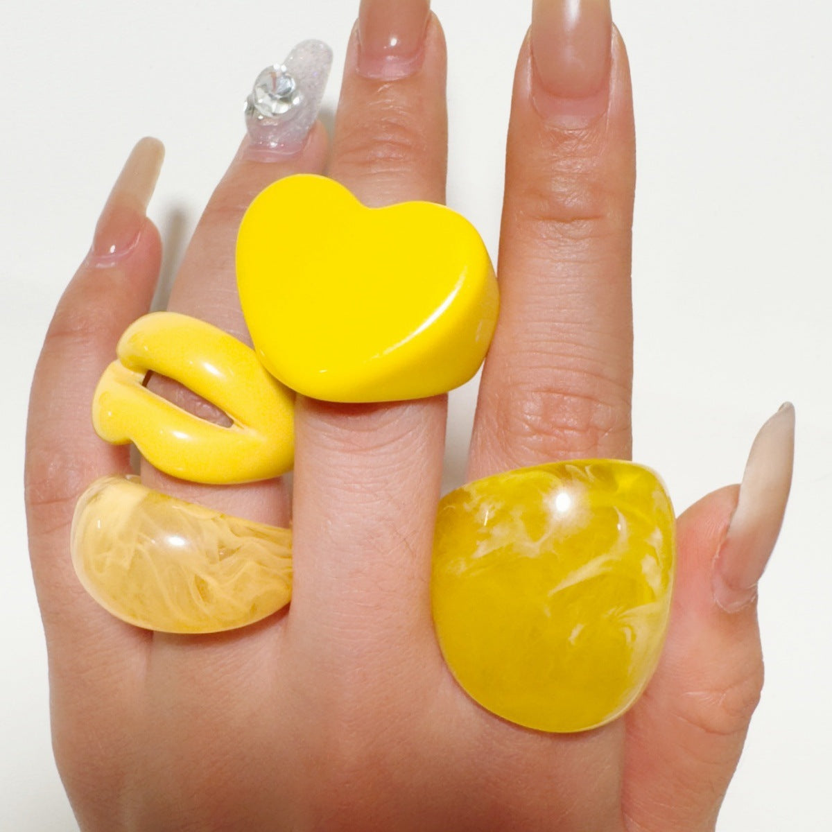 Wholesale Trendy Resin Ring Set For Women Gradient Halo Curved Wide Band Fashion Jewelry Accessory For Parties Gifts And Boutique Resale