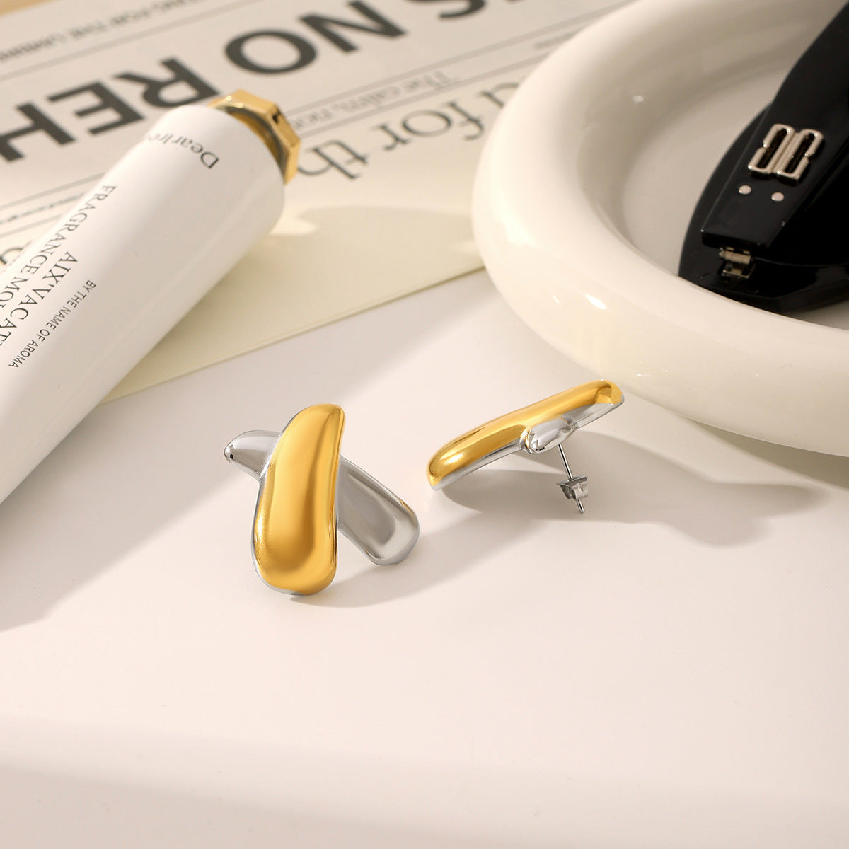 Wholesale Chubby Shape Stainless Steel Earrings Light Luxury  Earrings