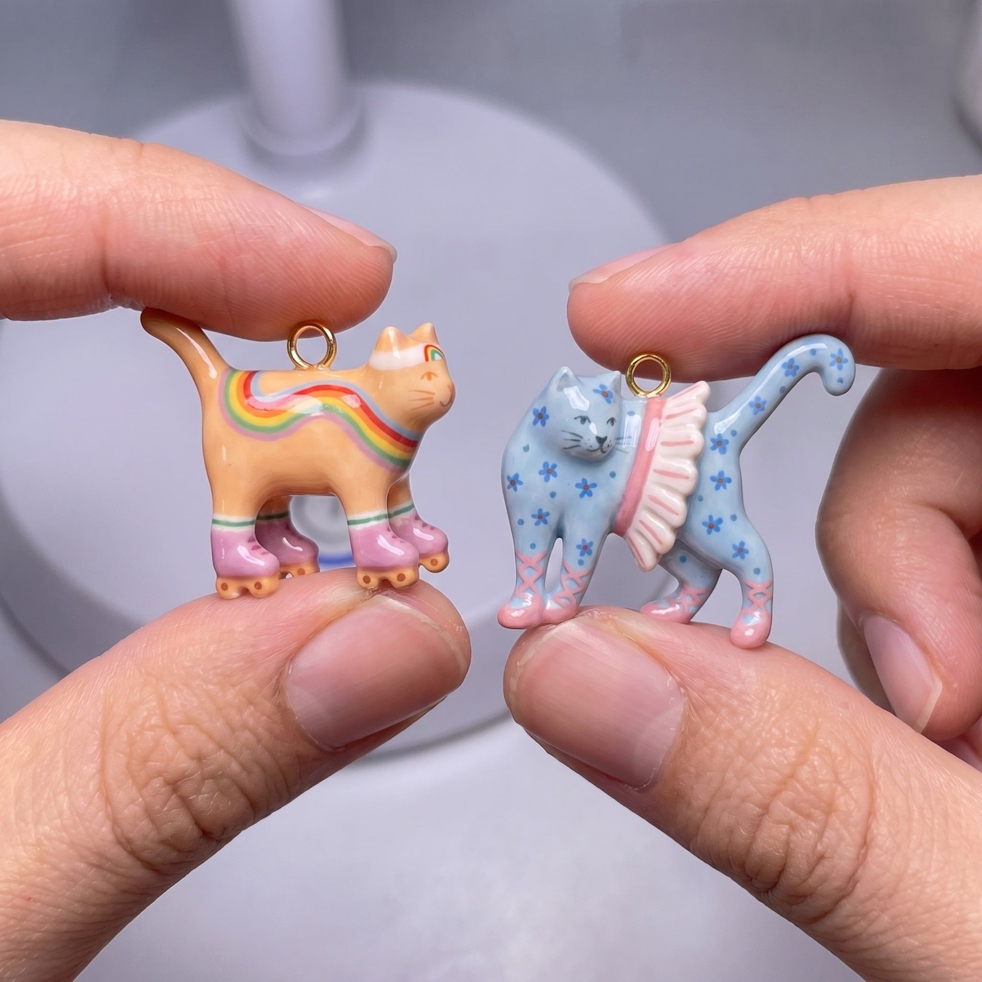 Wholesale Painted sy Cat 3D Pendant Colorful Drip Oil Design Top Hat Cat Charm For Necklace Bracelet Making Trendy Jewelry Accessory