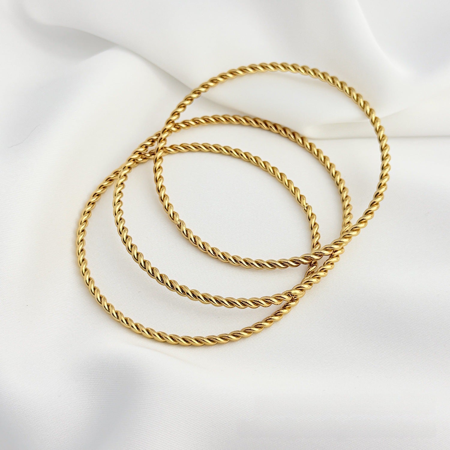 Wholesale Stainless Steel Plated Geometric Bangle Modern Minimalist Jewelry Accessory