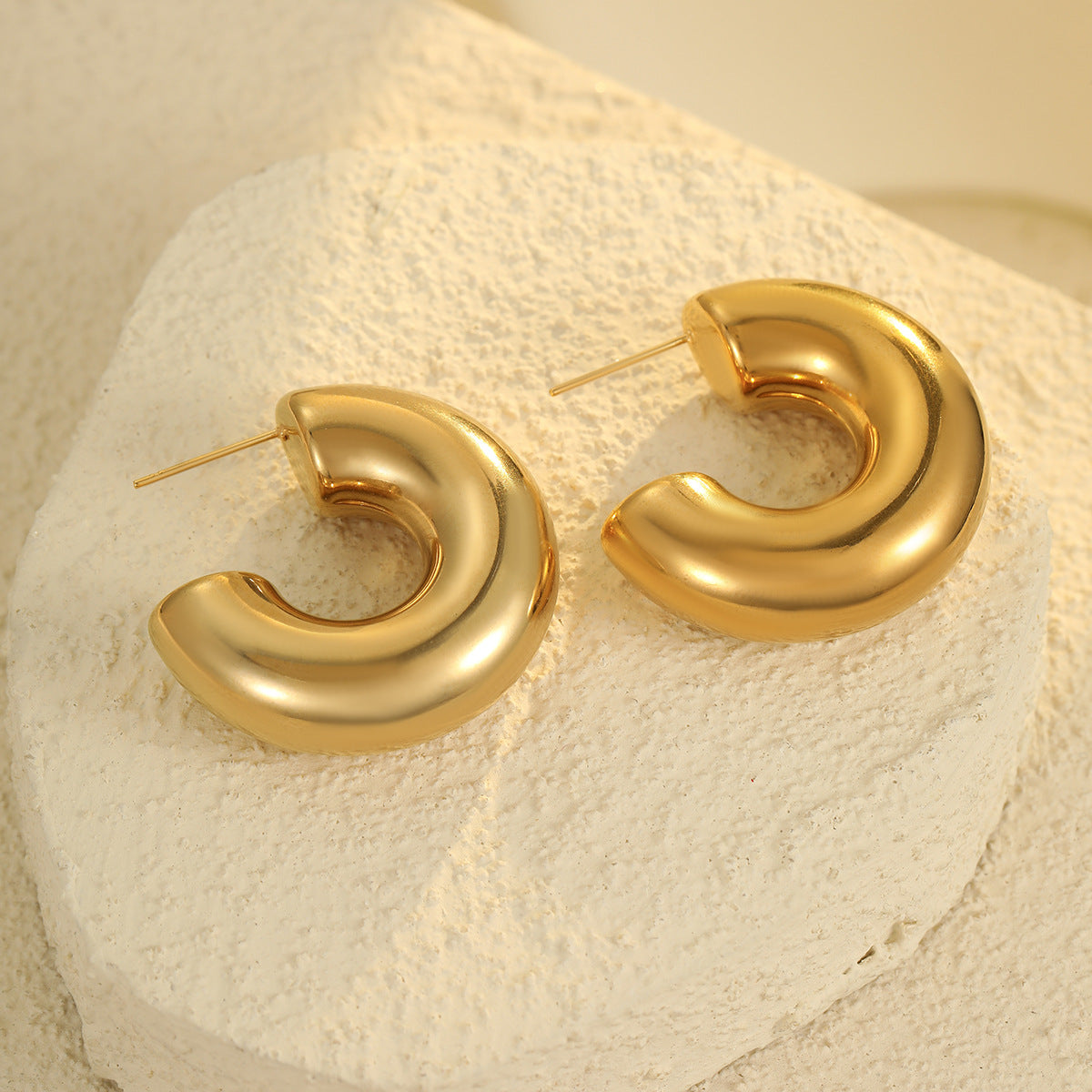 Wholesale hollow stainless steel smooth C- shaped  plating 18K gold earrings