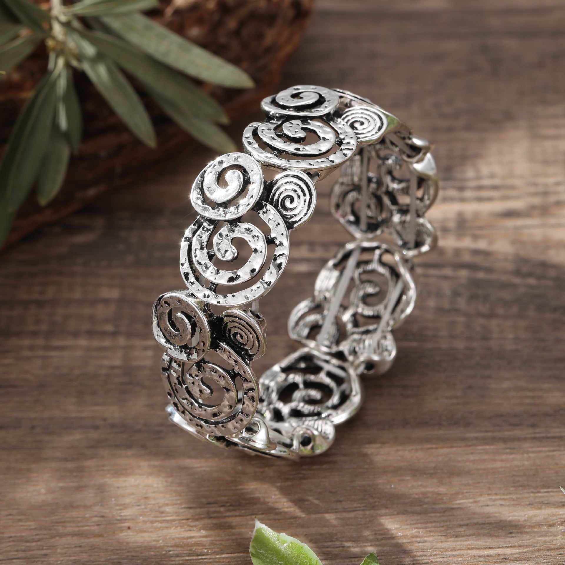 Wholesale Retro Conch Flower Necklace Bracelet suit  Creative Exaggerated Retro Style Metal Conch Necklace