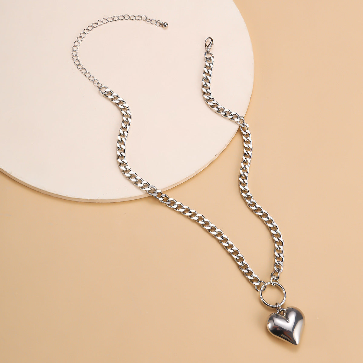 Wholesale exaggerated geometric thick chain heart-shaped necklace