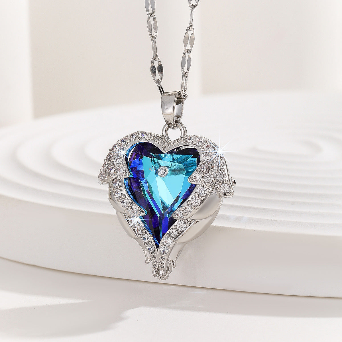 Wholesale Valentine's Day Light Luxury Crystal Heart Necklace