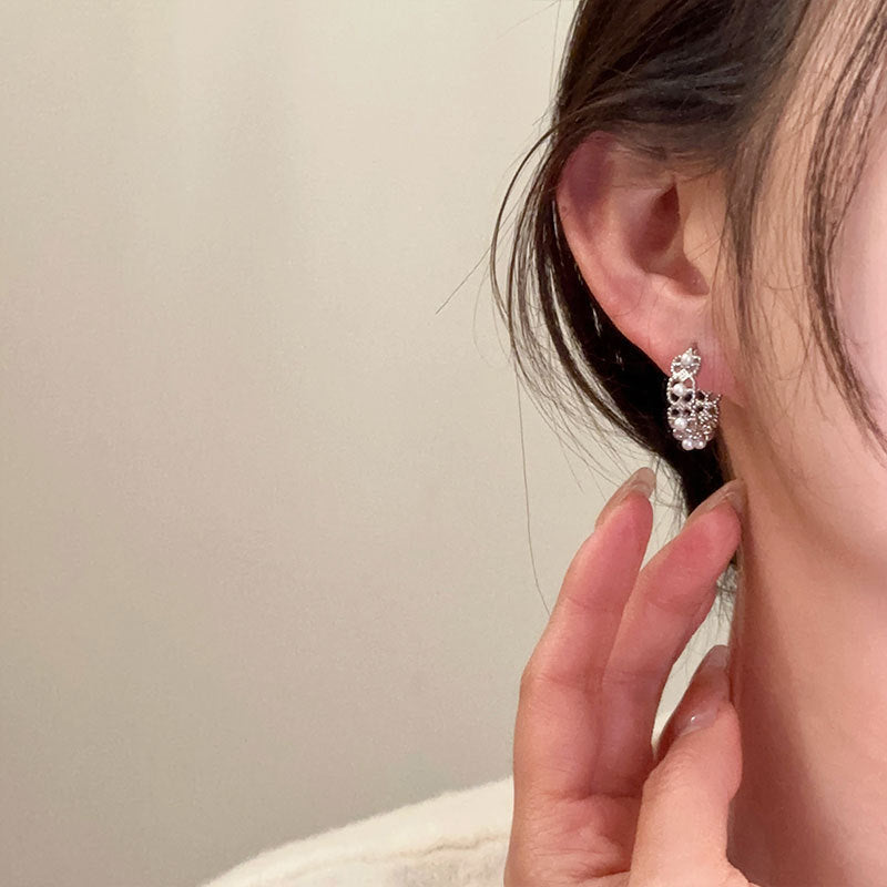 Wholesale Retro Copper Hollow Rice Bead Flower Earrings - Fashion Accessory for Party Wear