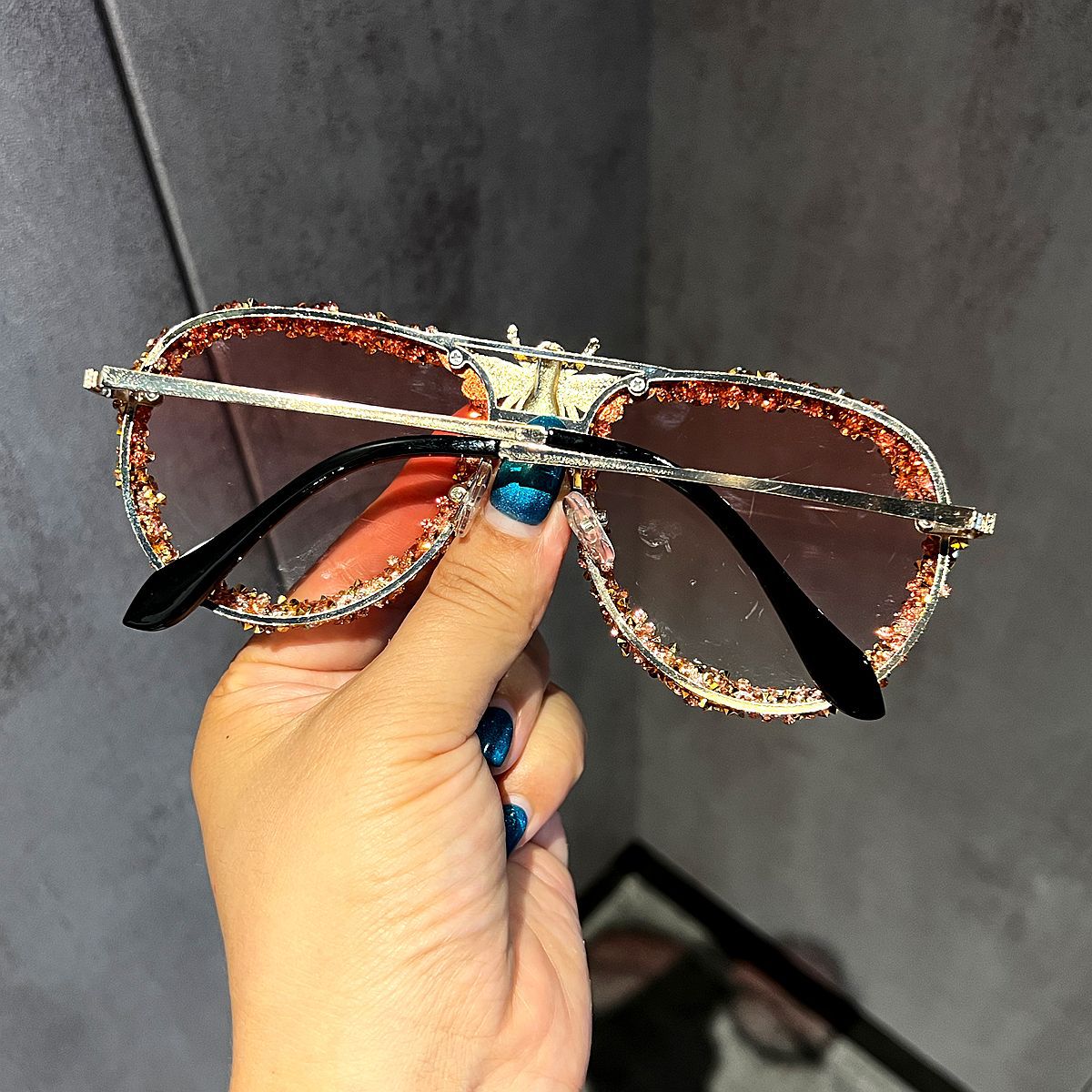 Wholesale Retro Bee Diamond Sunglasses - Trendy Fashion Accessory for Women,  Gift for Boutique Resale