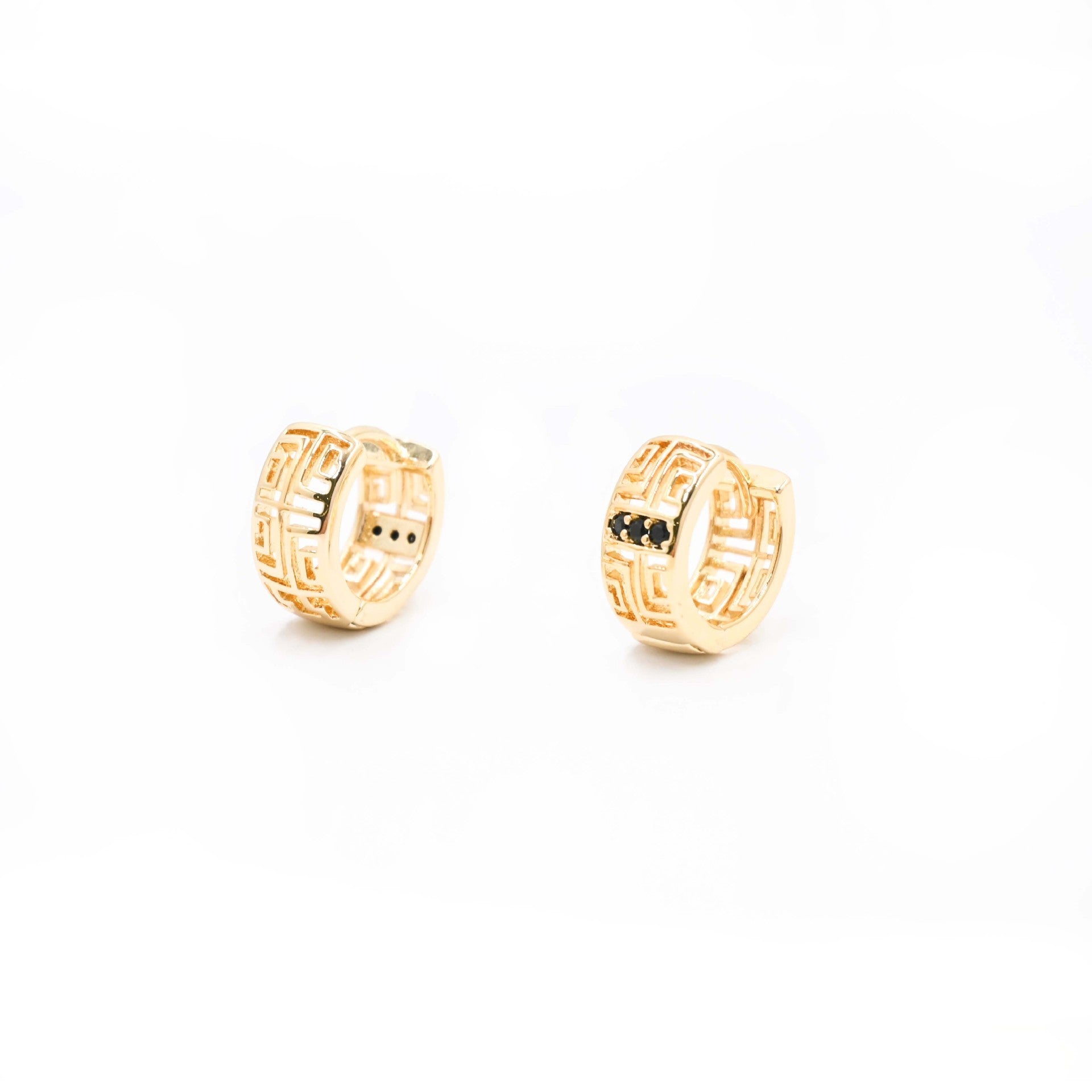 Wholesale  Simple Hollow Grid Retro Earrings Copper Plated Real Gold Ear Buckle Fashion High-end Light Luxury Earring