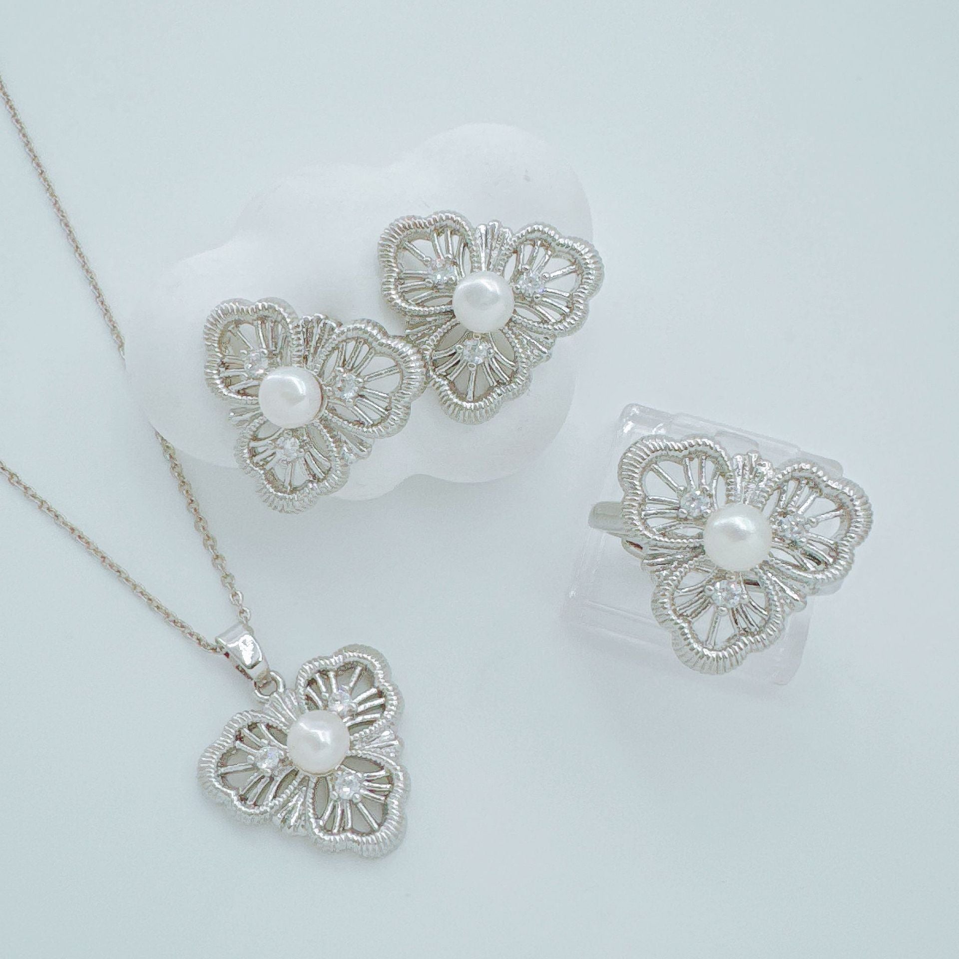 Wholesale Light Luxury Gold Plated Copper Cubic Zirconia Pearl Jewelry Set for Women