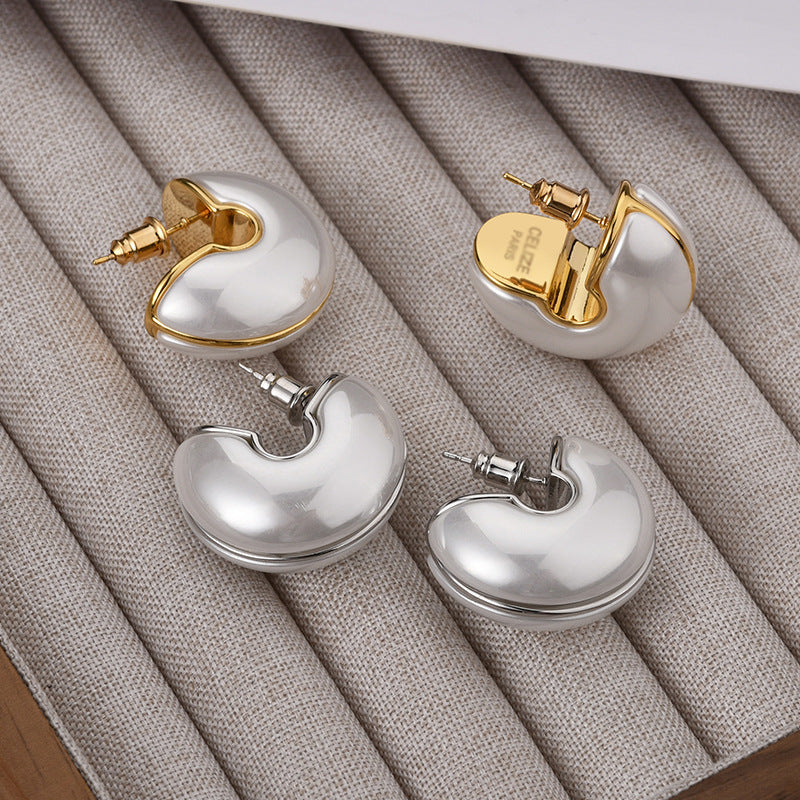 Wholesale Light Luxury Pearl Retro Earrings