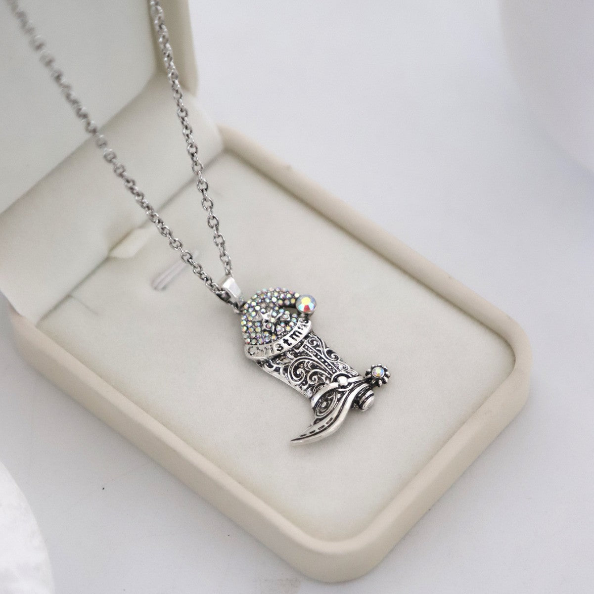 Wholesale Western Cowboy Boho Pendant Necklace Zinc Alloy Geometric Boot Chain Fashion Accessory Gift