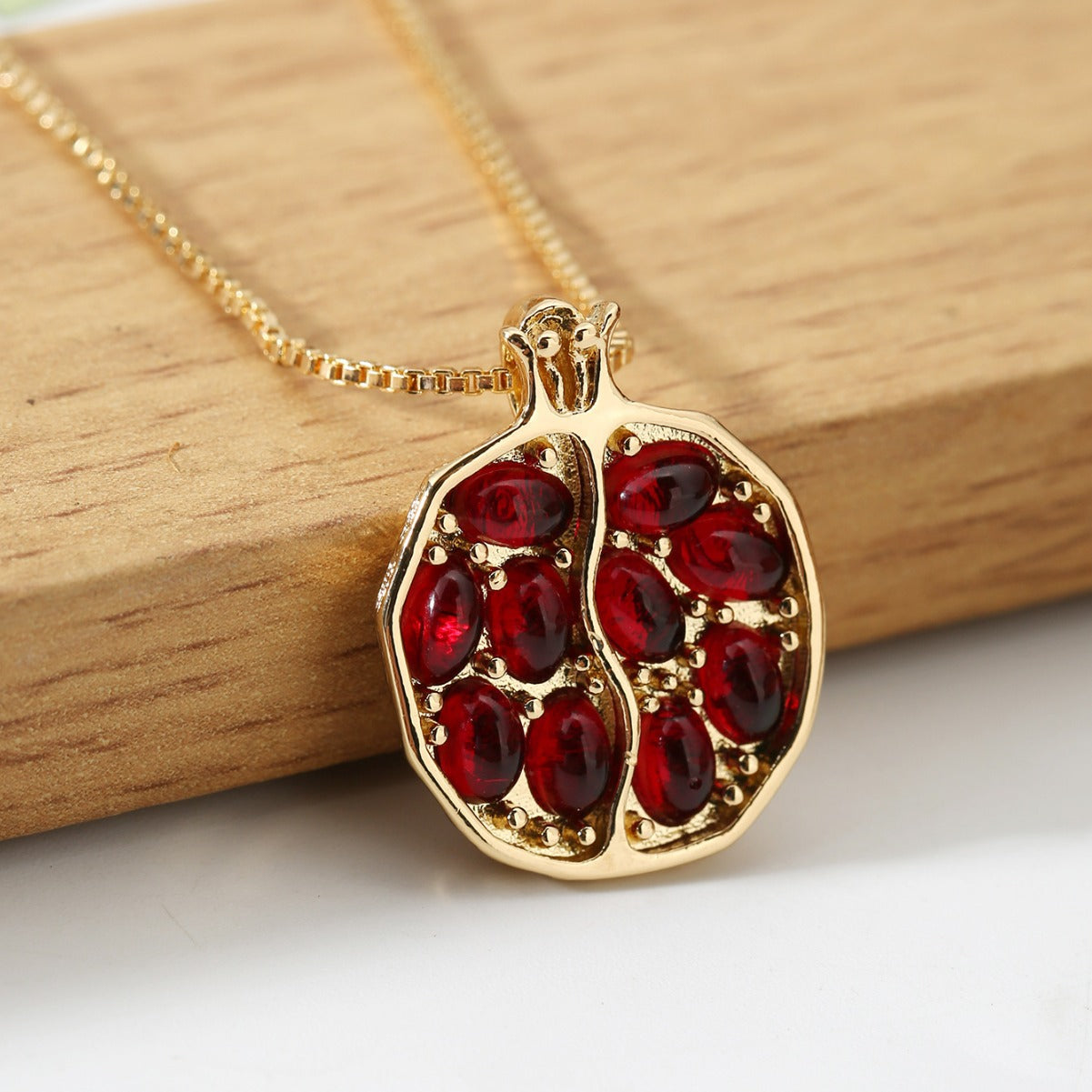 Wholesale  garnet pendant female necklaces