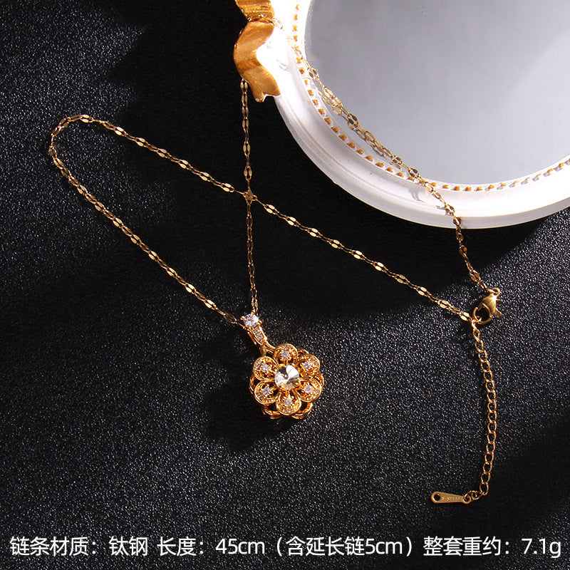 Wholesale Zircon Rotating Four Leaf Clover Flower Pendant Titanium Steel Necklace ACC-NE-Rongc006