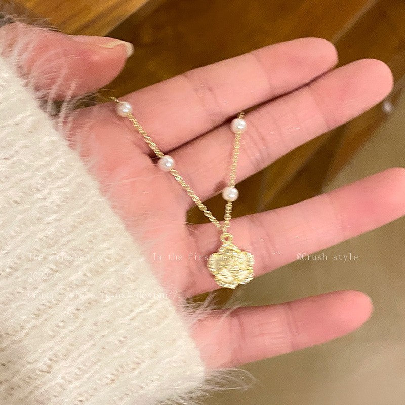 Wholesale Luxury Square Shell Necklace