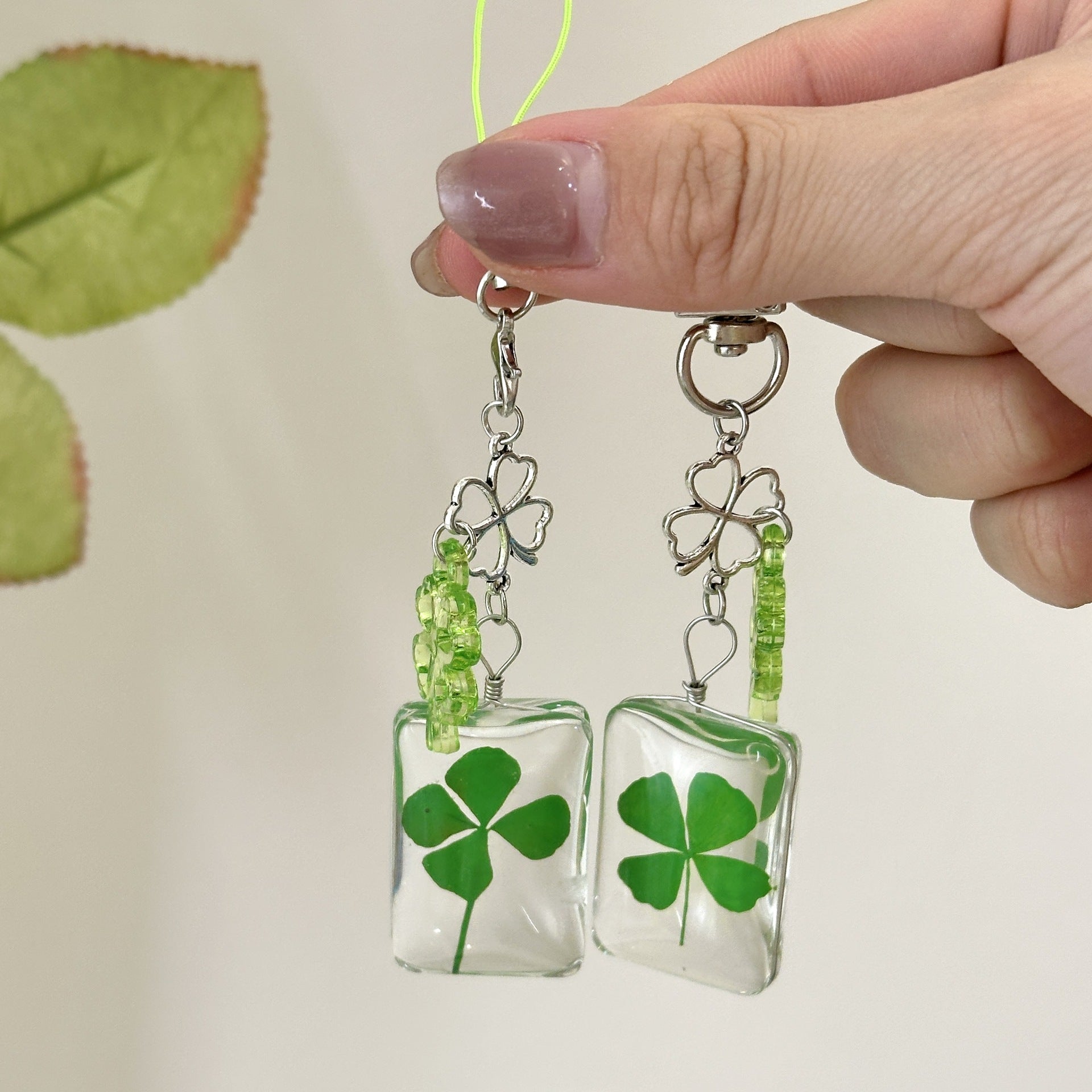 Wholesale  Lucky Grass Bag Pendant Creative Keychain